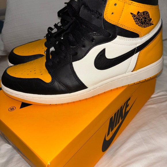 Jordan 1 Taxi - Picture 4 of 6